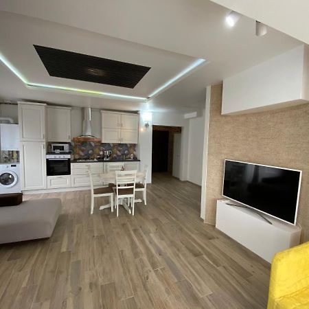 Sunny Deluxe Apartment Cosmopolis Stefanestii de Jos Exteriér fotografie